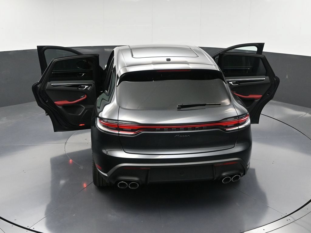 Certified 2026 Porsche Macan AWD/4WD image 35