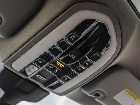 Used 2014 Porsche Panamera S image 21