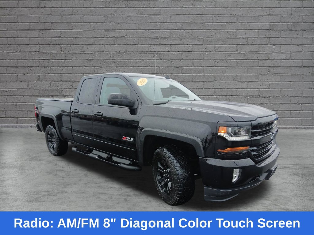Used 2018 Chevrolet Silverado 1500 LT w/ Midnight Edition AWD/4WD image 9