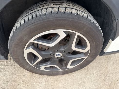 Used 2018 Subaru Crosstrek 2.0i Limited image 5