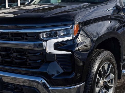 Used 2025 Chevrolet Silverado 1500 LT image 35