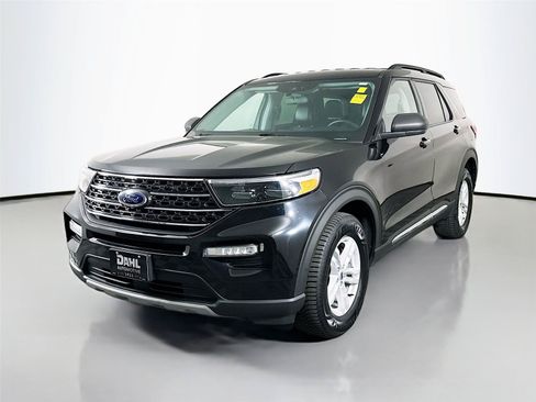 Used 2024 Ford Explorer XLT w/ Equipment Group 202A AWD/4WD image 4