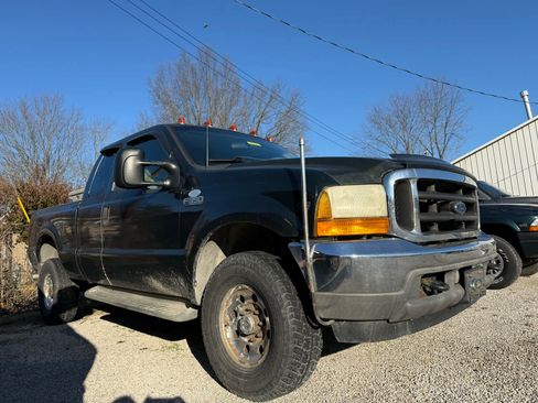 Used 2001 Ford F350 XLT image 3