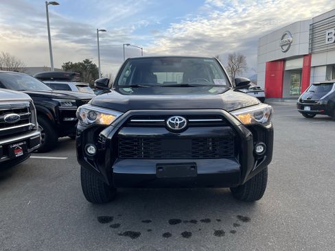 Used 2024 Toyota 4Runner SR5 Premium image 3