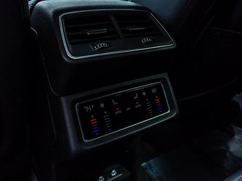 Used 2024 Audi Q8 e-tron Premium image 28