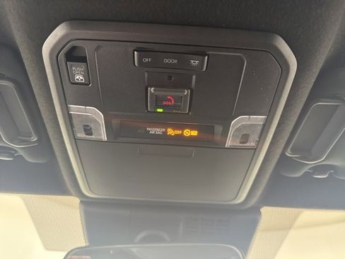 Used 2025 Toyota 4Runner TRD Off-Road image 14