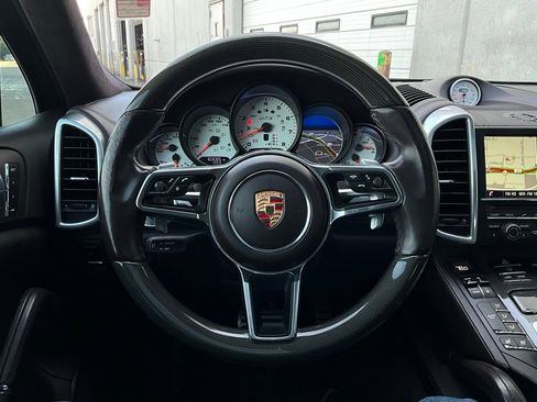 Used 2016 Porsche Cayenne GTS image 34