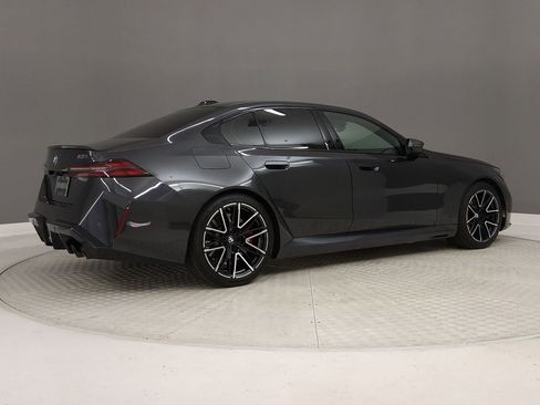 Used 2025 BMW M5 w/ Carbon Package image 7