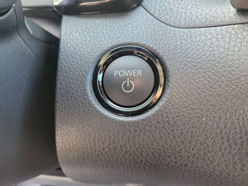 Used 2025 Toyota Camry SE image 27