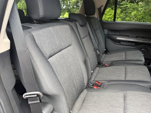 Used 2022 Ford Expedition XLT AWD/4WD image 16