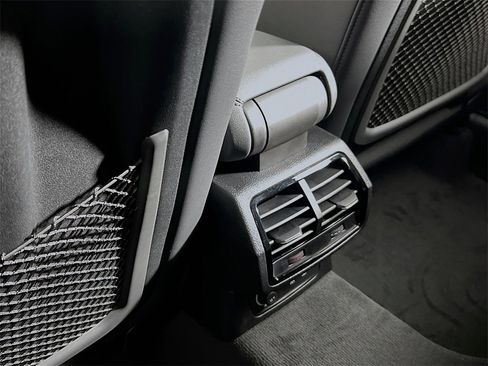 New 2025 Audi Q3 2.0T Premium image 23