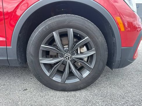 Used 2022 Volkswagen Tiguan SE AWD/4WD image 11