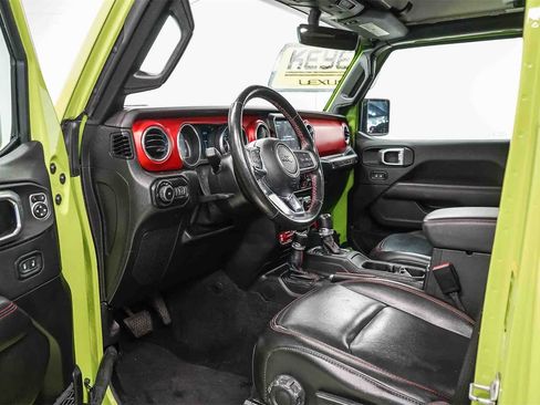 Used 2021 Jeep Wrangler Unlimited Rubicon w/ Xtreme Recon 35" Tire Package image 17