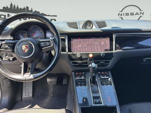 Used 2024 Porsche Macan AWD/4WD image 22
