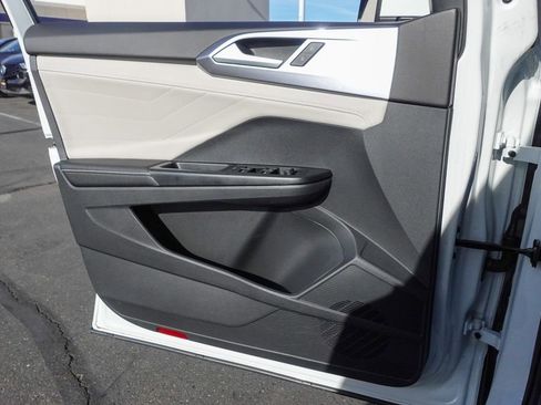 Certified 2025 Volkswagen Taos SEL image 23