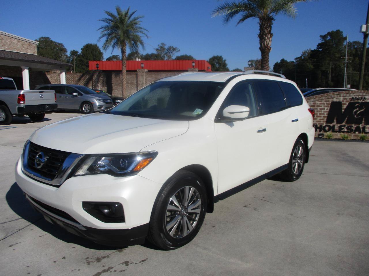 Used 2019 Nissan Pathfinder SL FWD image 20