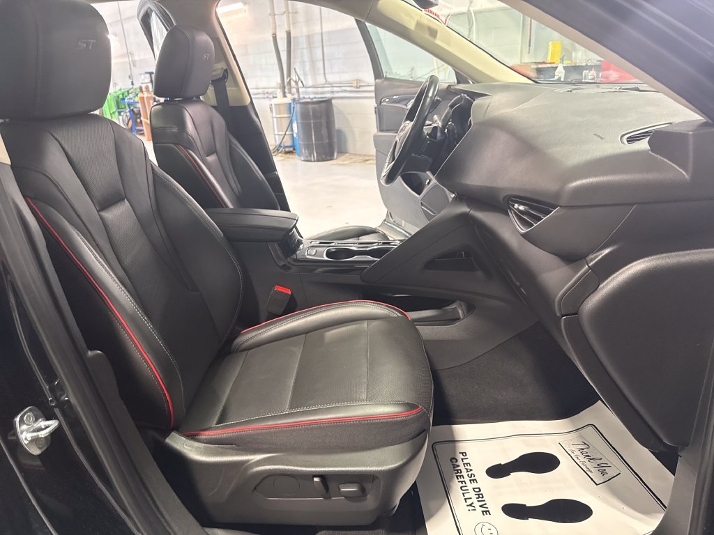 Used 2023 Buick Envision Essence w/ Sport Touring Package FWD image 35