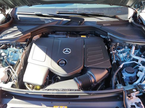 New 2025 Mercedes-Benz GLC 350e 4MATIC image 10