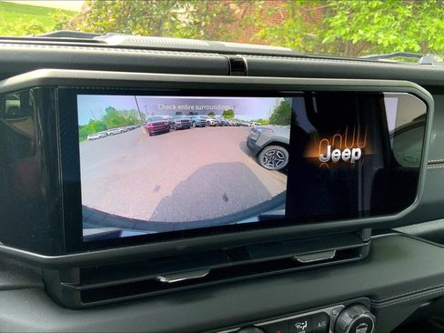 Certified 2024 Jeep Wrangler Unlimited Sahara AWD/4WD image 24