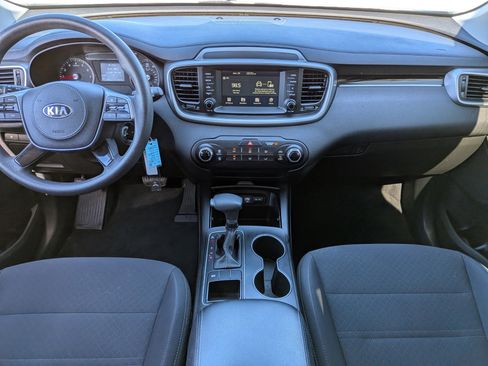 Used 2019 Kia Sorento LX image 19