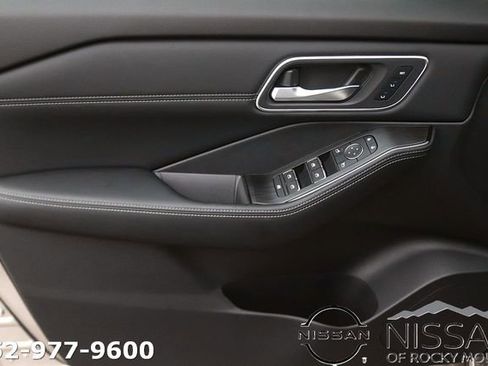 New 2026 Nissan Rogue Platinum w/ Platinum Premium Package AWD/4WD image 10