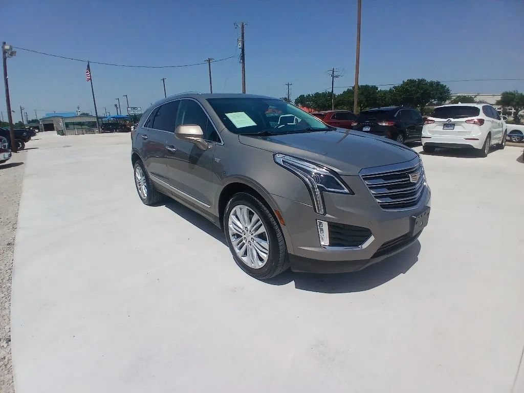 Used 2019 Cadillac XT5 Premium Luxury FWD image 3