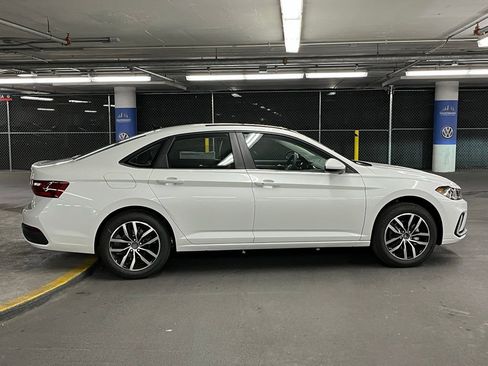 New 2026 Volkswagen Jetta SE image 36