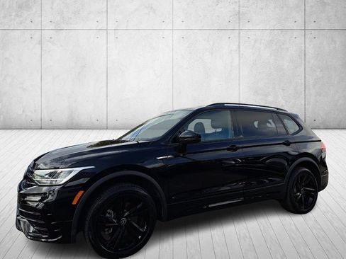 Used 2023 Volkswagen Tiguan SE R-Line image 9