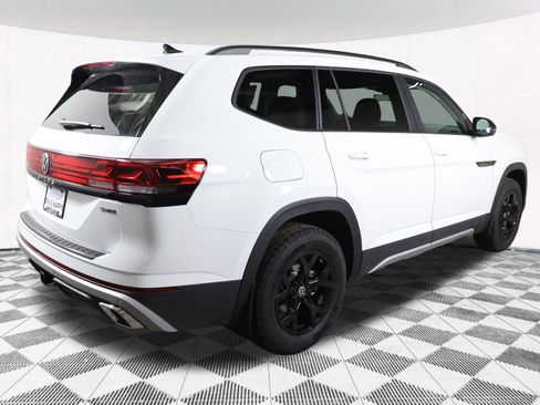 Used 2025 Volkswagen Atlas Peak Edition SE image 26