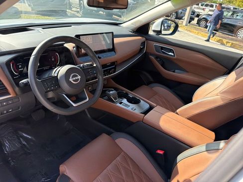 Used 2024 Nissan Rogue Platinum w/ Platinum Premium Package image 14