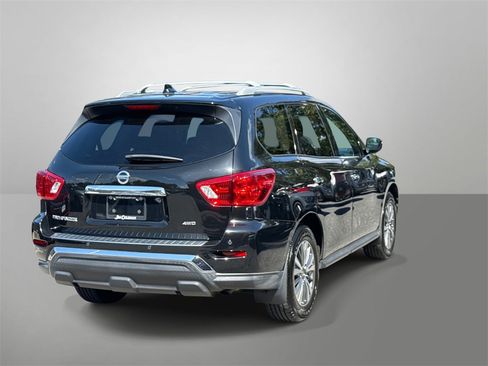 Used 2020 Nissan Pathfinder S image 22