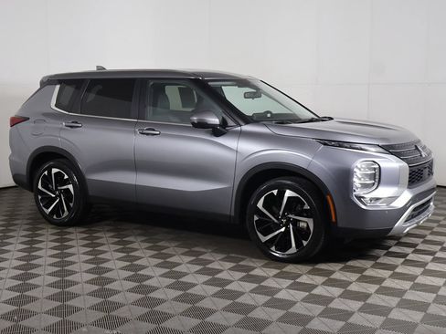 Used 2024 Mitsubishi Outlander SE Black Edition FWD image 15