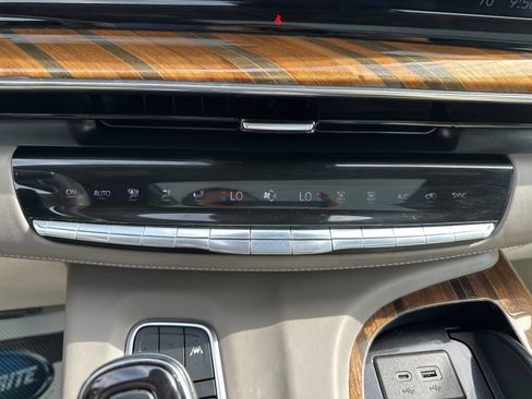 Used 2022 Cadillac Escalade Sport Platinum w/ LPO, Floor Liner Package AWD/4WD image 20