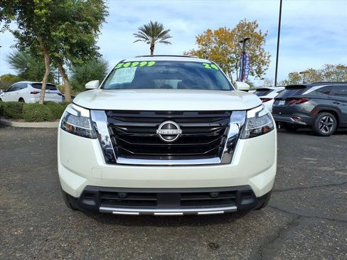 Used 2024 Nissan Pathfinder Platinum w/ Cargo Package image 2