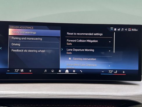 Used 2026 BMW 330i Sedan w/ Premium Package image 21