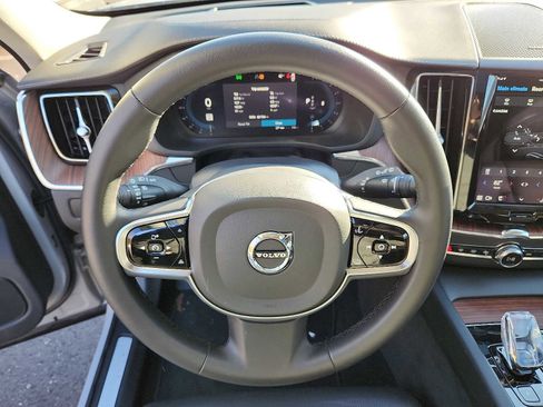 Certified 2023 Volvo XC60 B6 Ultimate image 19