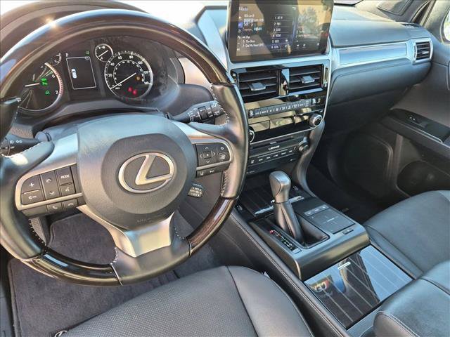 Used 2023 Lexus GX 460 Premium w/ Premium Package AWD/4WD image 10