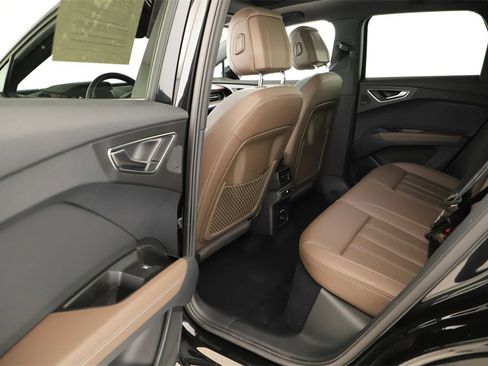 Certified 2022 Audi Q4 e-tron Premium Plus image 28