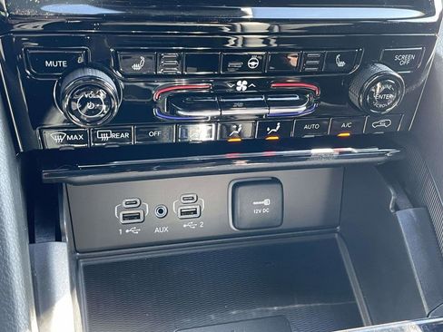 New 2025 Jeep Grand Cherokee Altitude image 21