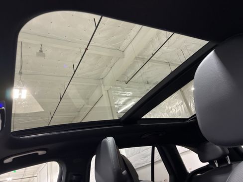 Used 2025 Mercedes-Benz GLC 300 GLC 300 image 11