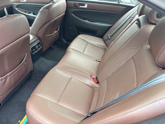 Used 2014 Hyundai Genesis 3.8 w/ Technology Package 03 RWD image 5