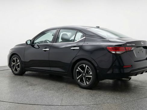 Used 2025 Nissan Sentra SV image 6