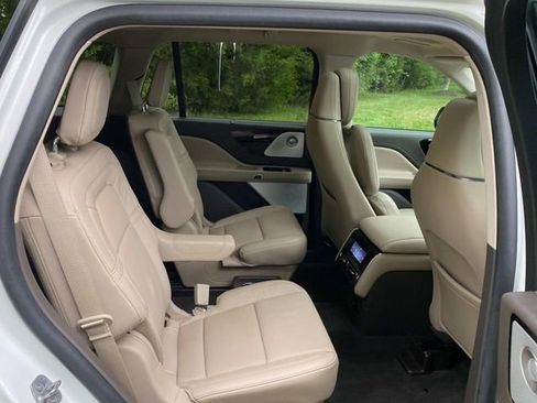 Certified 2023 Lincoln Aviator Reserve w/ Equipment Group 201A AWD/4WD image 33