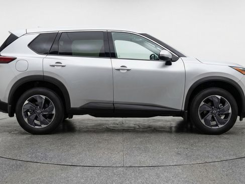 Used 2025 Nissan Rogue SV image 11