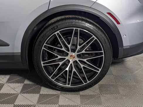 New 2026 Porsche Macan 4 Electric image 12