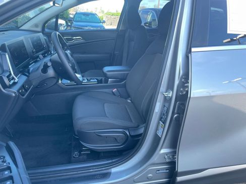 Used 2025 Kia Sportage LX image 36