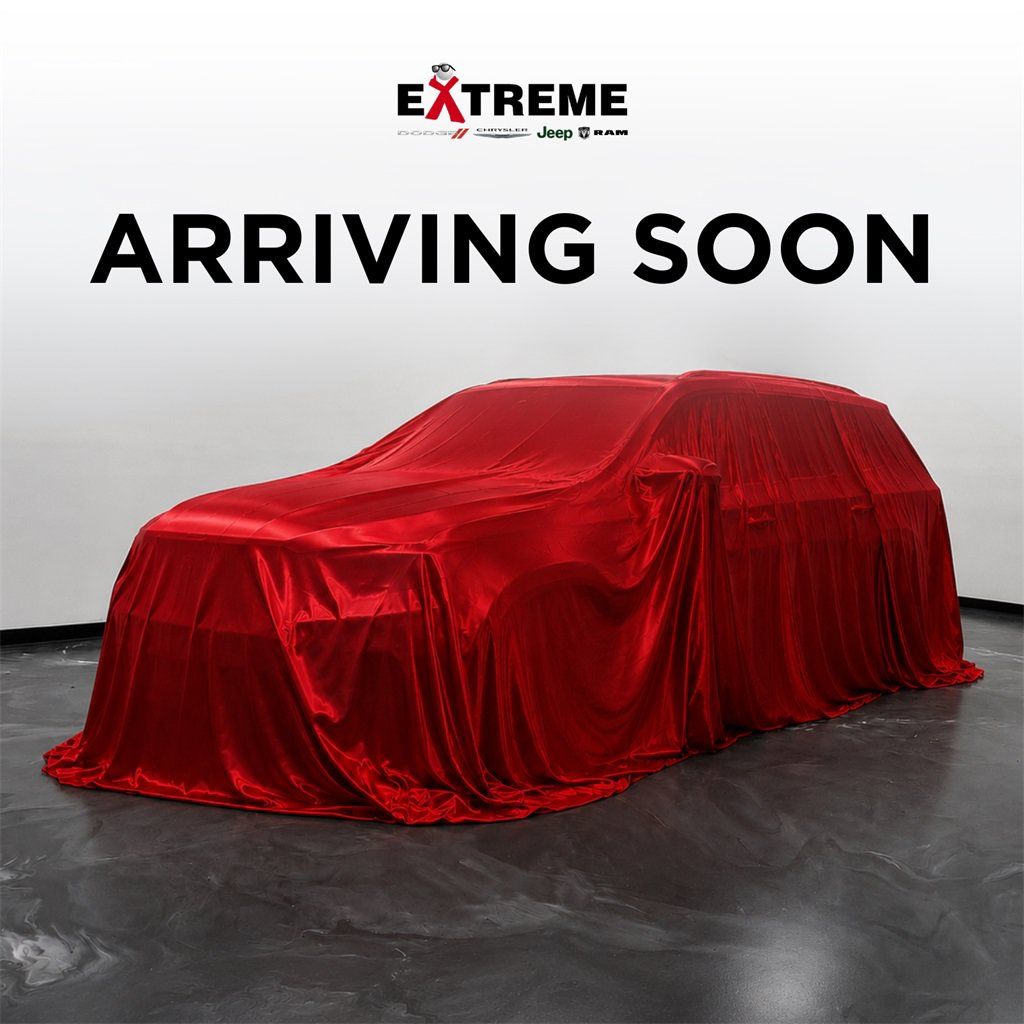 Used 2019 Jeep Cherokee Overland w/ Technology Group AWD/4WD image 1