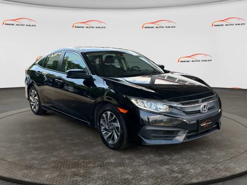 Used 2018 Honda Civic EX image 5