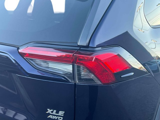 Used 2021 Toyota RAV4 XLE AWD/4WD image 10