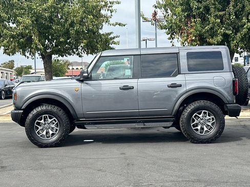 New 2025 Ford Bronco Badlands image 7